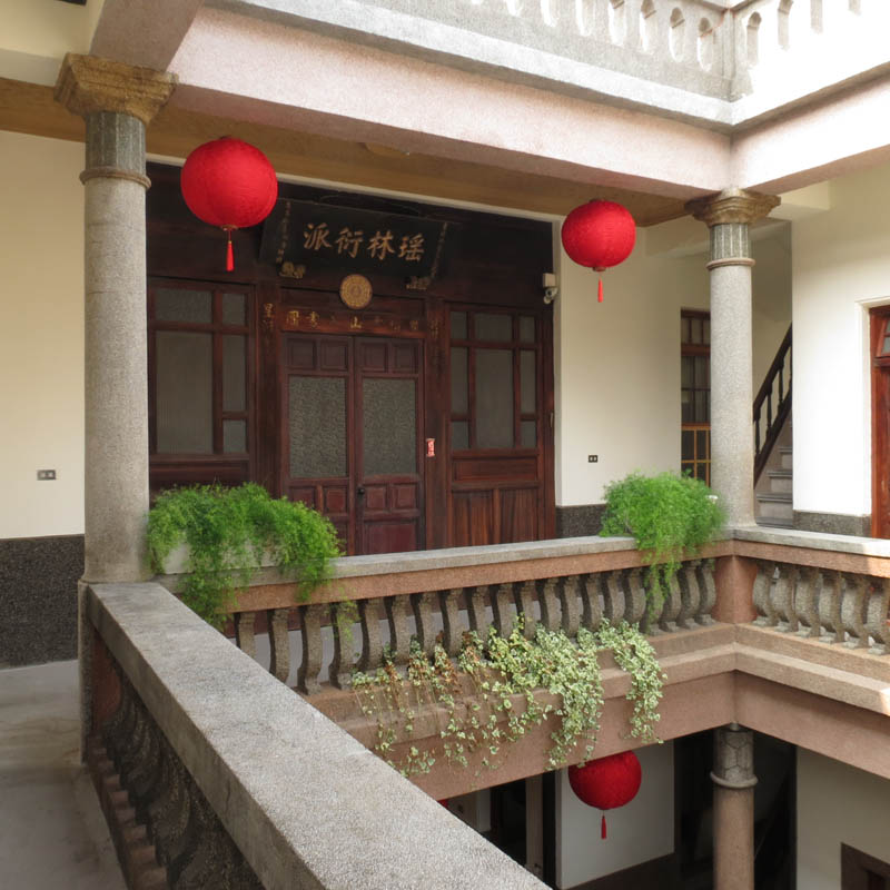 三進二樓天井